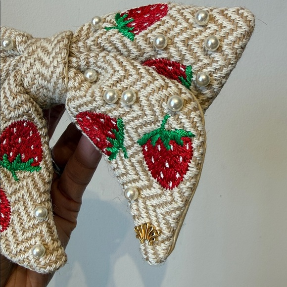 Lele Sadoughi pearly strawberry hair clip - Picture 3 of 5
